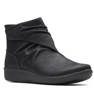 Clarks Womens Sillian Tana Bootie Flat Heel